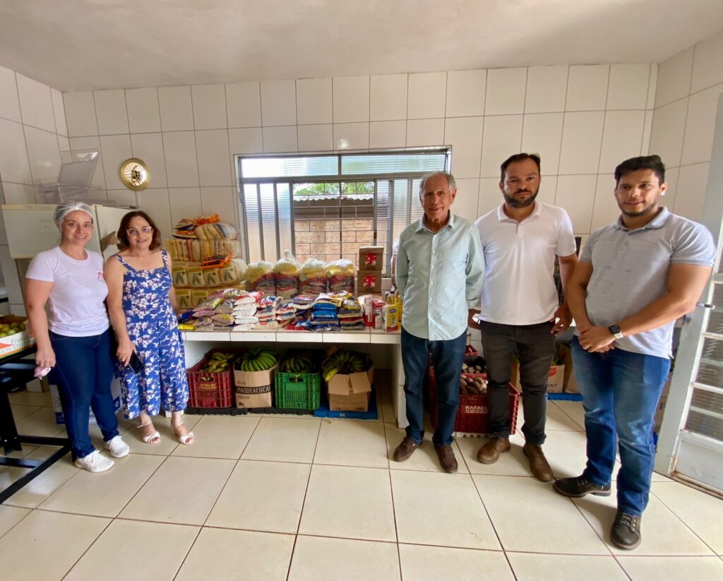 ARESPI realiza entrega de alimentos ao Lar Vicentino